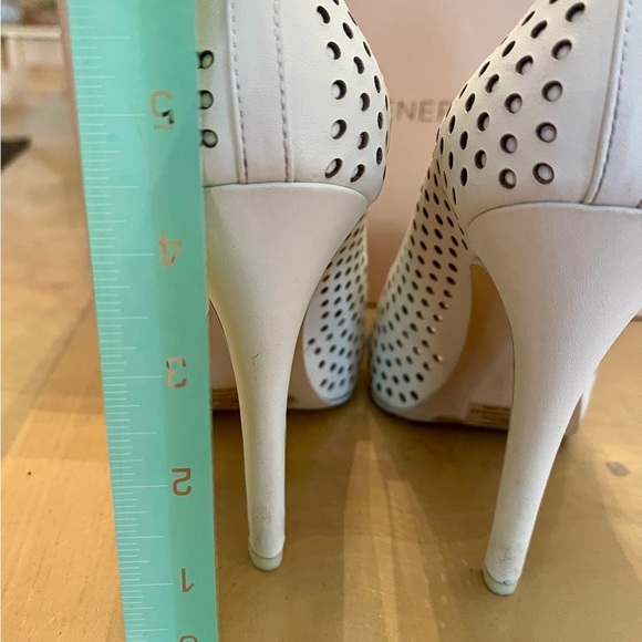 BCBG Heels - Picture 8 of 8